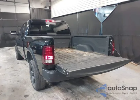 2019 Ram 1500 Classic Warlock Quad Cab 4X4 6'4 Box z USA, uszkodzony, nr VIN 1C6RR7GG6KS705649